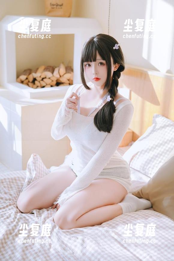 锁定日奈娇的美图，邻家太太感十足！