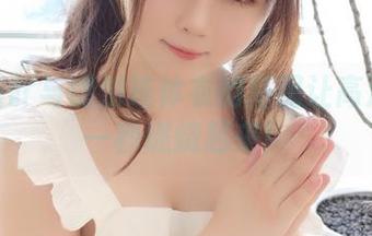 是依酱吖与镭射连体衣的搭配让高清写真一秒燃烧起来！