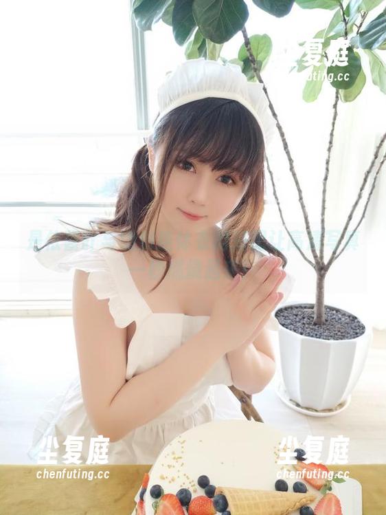 是依酱吖与镭射连体衣的搭配让高清写真一秒燃烧起来！