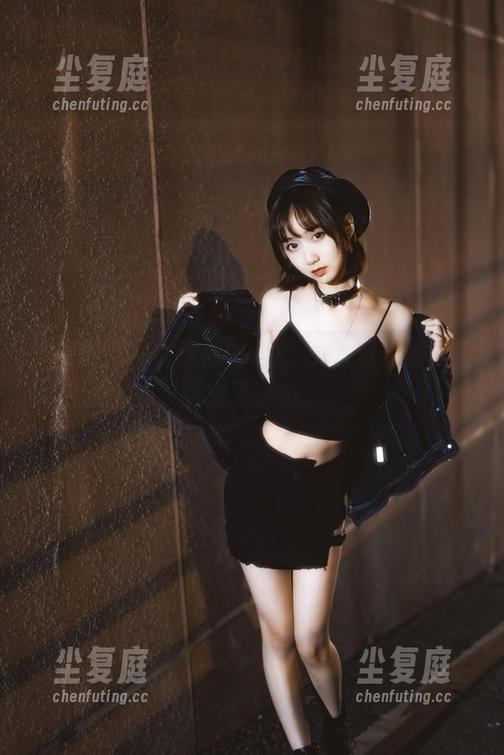 拔高颜值的木棉棉OwO，天台写真让我差点忘了呼吸。