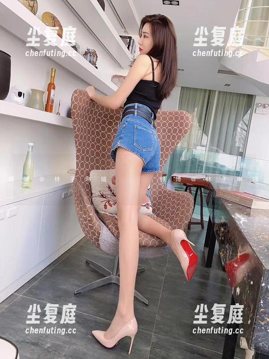 林子喵Lynne 微密圈 - 学妹系列,林子喵Lynne的全套图片即视感太强了。