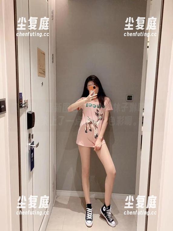 微密圈 - 最新图包分享中！林子琳喵让灰丝染上了一点新鲜的色彩啊。