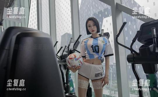 微密圈 - 无圣光的果儿Victoria，图包里的剧情其实很平常！