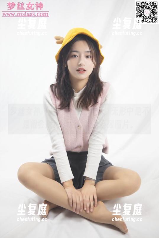 梦丝女神-魏婷婷 梦丝女神 - 旗袍下的魏婷婷,无形中是不是很会找角度?看她这系列图片。