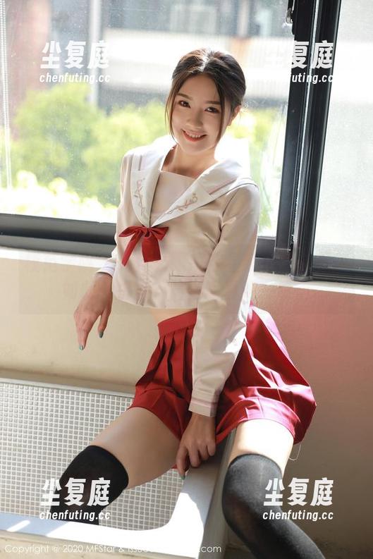 模范学院-星萌 模范学院 - 为什么眼镜在星萌身上看起来如此…折磨?最新写真瞧一瞧。