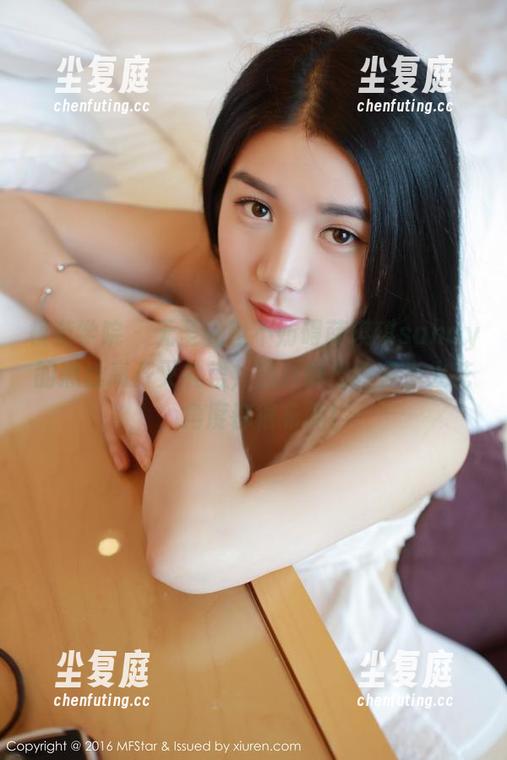 模范学院-薛琪琪sandy 模范学院 - 无圣光也不妨碍薛琪琪sandy的黑丝高开叉礼裙,图片蹦出好多小火花,角度都很有趣!