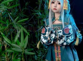 爆机少女喵小吉的红裙时刻，私拍差点让人忘了呼吸！