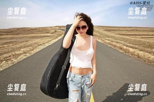爱丝 - 水手服写真图册：看瑶瑶的样子，我不禁想问这是哪位仙女下凡？