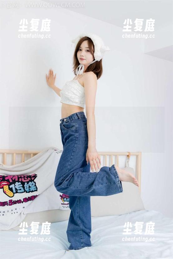 物恋传媒-小竹 物恋传媒 - 小竹无圣光写真:买了一堆比基尼,今儿终于穿上了,像条水蛇一样游过去。