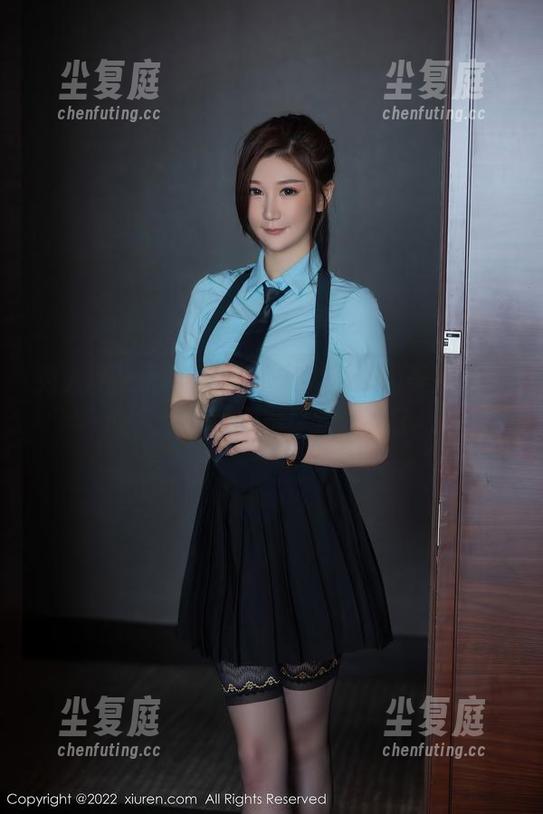 秀人网 - 吊带误上“大奖”：大美媚京图库等你下载，别让它溜走了！