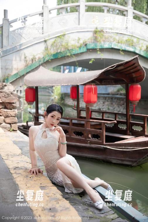 秀人网-媃柔rourou 秀人网 - 秋天的短裤,媃柔rourou私房原图,完美曲线惹人妒忌!