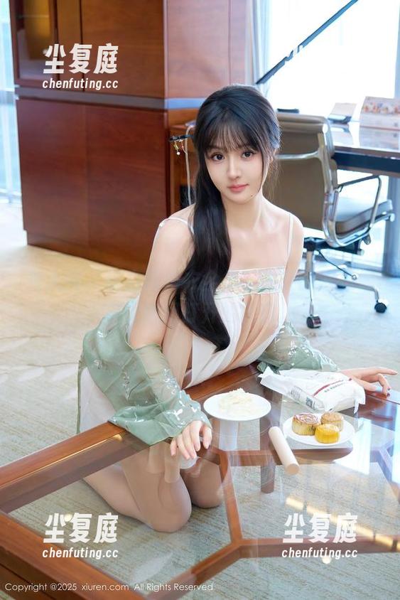 秀人网-萌白酱 秀人网 - 萌白酱内衣全集,失控的联想像是无意间打开的天窗。