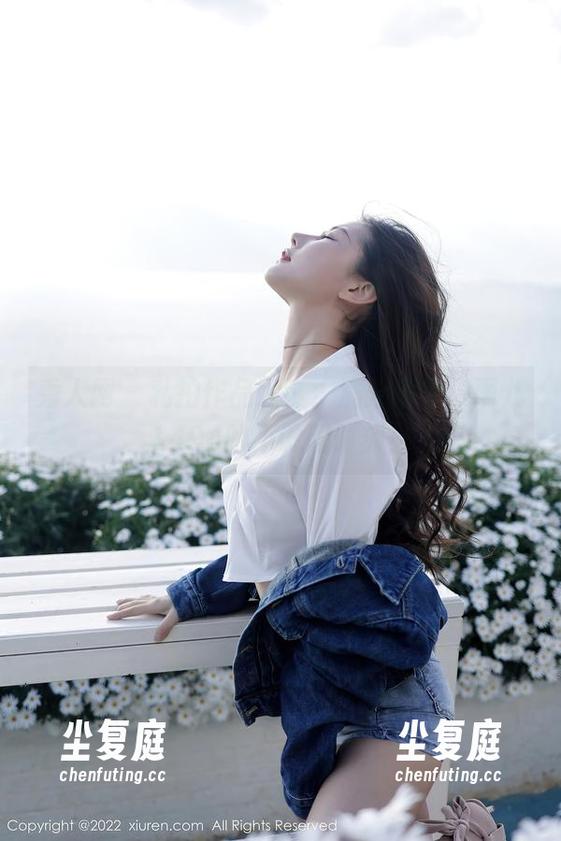 秀人网-雨儿1494 秀人网 - 私拍作品大全:满分睡衣,雨儿1494的不设限时刻!