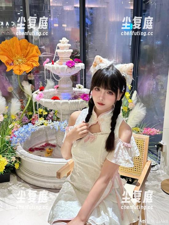 秋山AkI 秋山AkI最新美图大集合,双人上演无敌默契!你来我往ing…