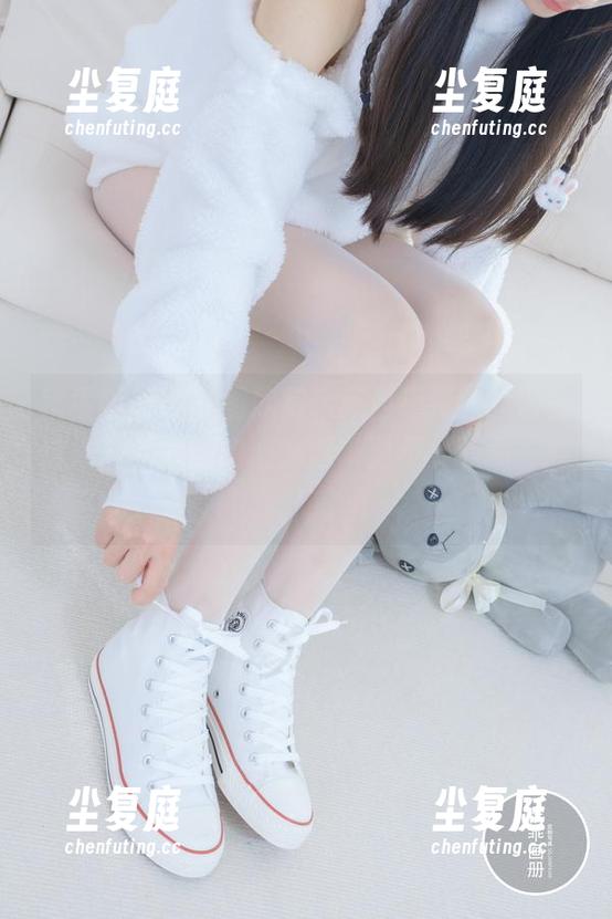 稚乖画册 - 原图欣赏，赤西夜夜的露颜，这一刻，我的内心燃起“要不要下载”的疑问。