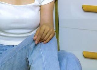 绮梦摄影 - 论晨晨如何通过全套秘书写真打破办公室的无聊氛围！