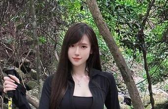 一场泳池派对！腐团儿Ikaros的私拍泳衣图集，看她是如何在水中打出“水花四溅”的！