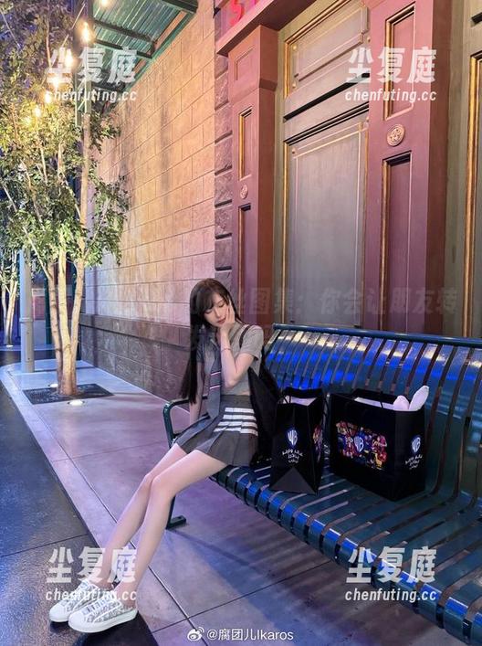 腐团儿Ikaros 腐团儿Ikaros的灰丝图集:你会让朋友转发这图吗?