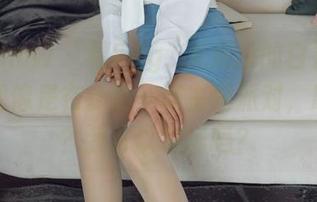 花漾show - 看Egg_尤妮丝的白衬衫套图，就像是在参加一场主题派对，朋友呢？我可以包场吗？