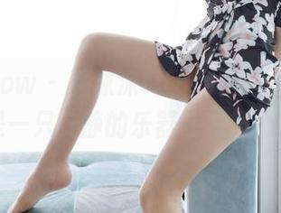 花漾show - 夏沫沫tifa网袜作品在线，像是一只安静的乐器在撩拨心弦。