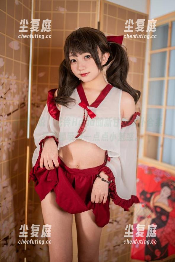 花铃Hana 不得不说,花铃Hana的新甘雨女仆合集,每张都带着一点点小魅惑。