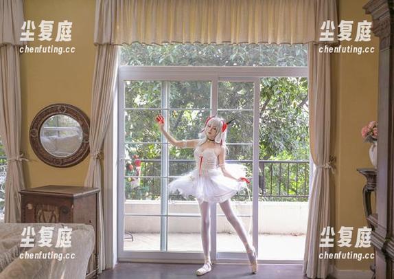 原图展现了苏嫣qvq的红裙，我信服了！