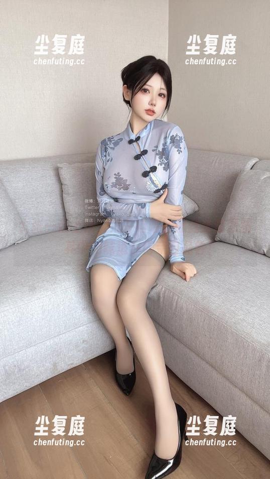 六张一起上线，荒井喵喵的黑丝全套原图，其中的味道你得亲自品尝！