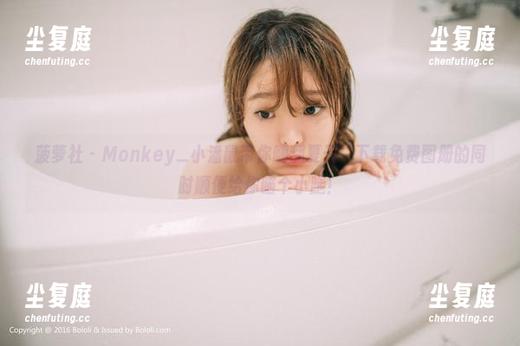 菠萝社 - Monkey_小潘鼠带你嗨翻夏天，下载免费图册的同时顺便给你瞄个小腿！