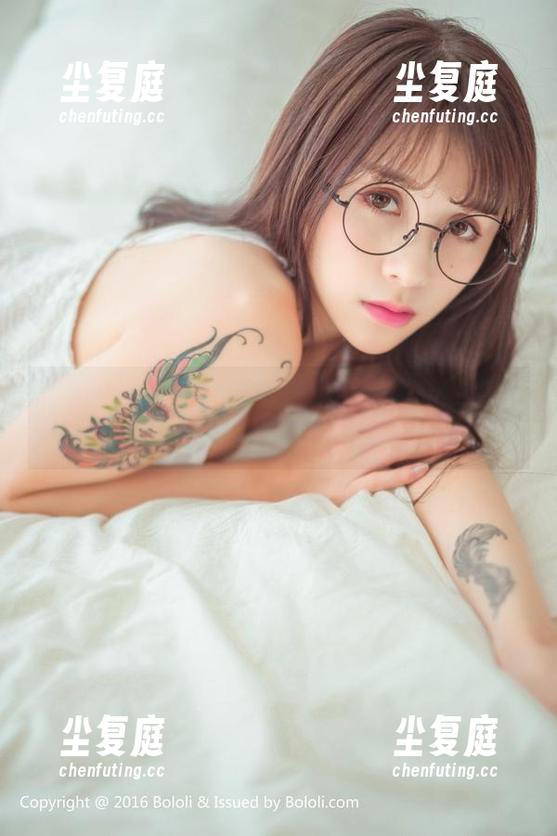 菠萝社-王语纯 菠萝社 - 棉麻混纺的美丽?王语纯的套装精选作品让你捧腹不已。