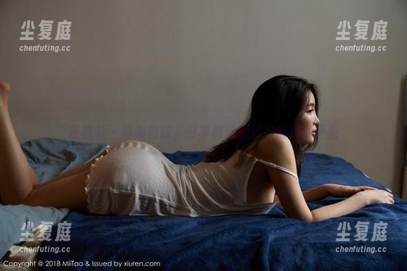 蜜桃社-真希 蜜桃社 - 真希豹纹,分享那份洒脱与暗示的平衡
