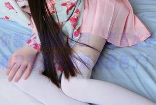 看!西尔酱在线的美图,青草水手服竟然和我最爱的冰淇淋撞色了!