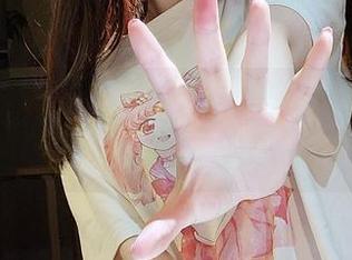 微密圈 - 看完轩子巨二兔的女仆装写真，原图里的每一帧都让我想开更多的脑洞。