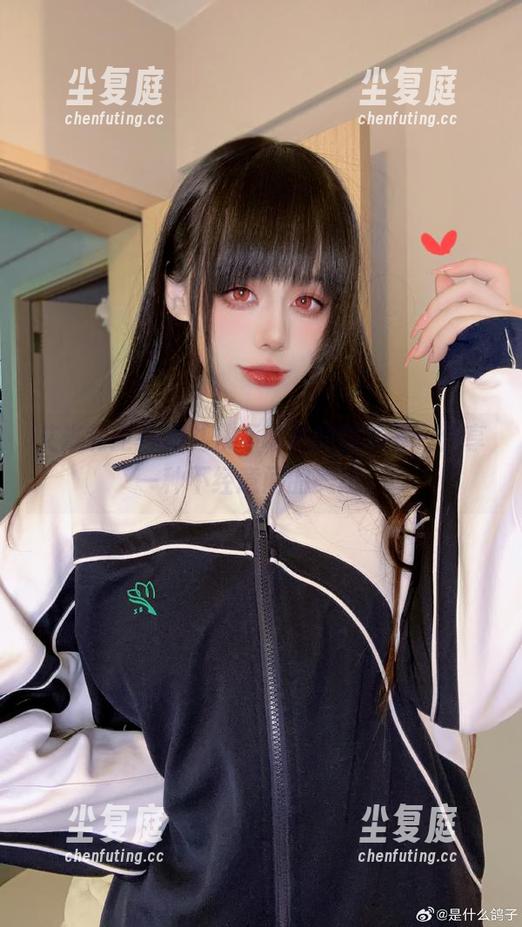 阿九从不咕咕 艾米莉亚在阿九从不咕咕的镜头下,分享一种不经意间的美感。