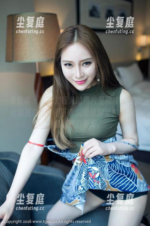 青豆客 - 啊，刘钰儿的图片里藏着秘密，但我预测到你们下意识滑动屏幕的样子比她的秘密更有趣。