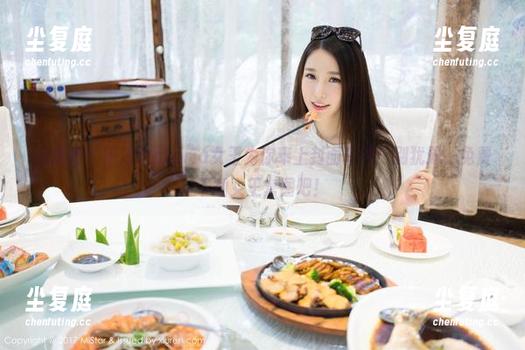 魅妍社-果儿Victoria 魅妍社 - 果儿Victoria女王为你奉上封面专属:别犹豫,免费下载女王套图吧!