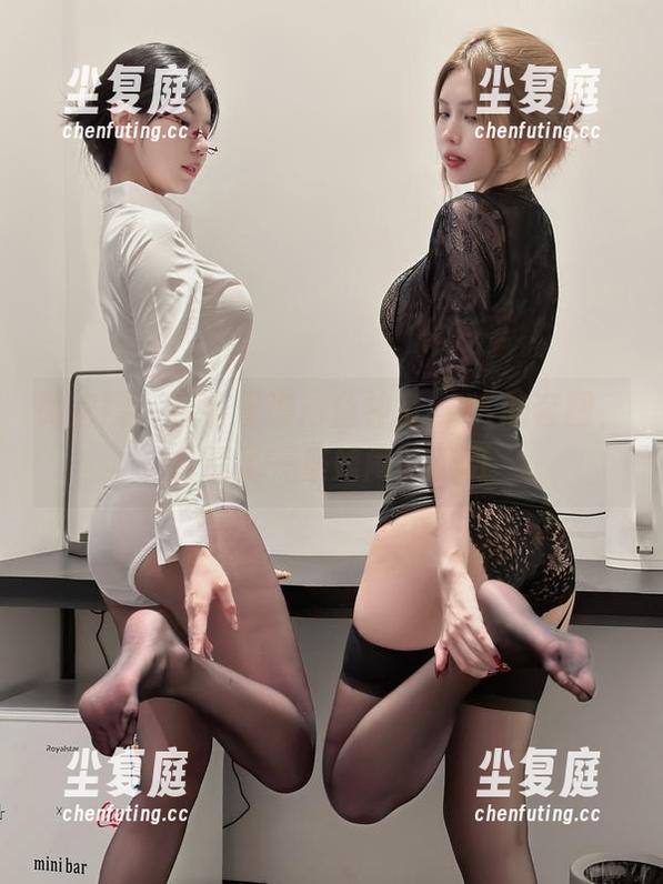 鱼神鱼 微密圈 - 稀客冒泡:鱼神鱼与JK的套图,搭建了一座嬉闹的跟班